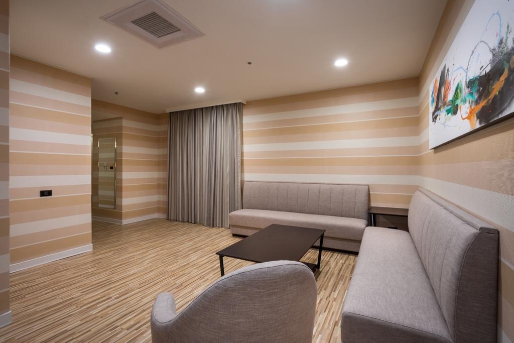 Wemeet Hotel Pingtung Экстерьер фото