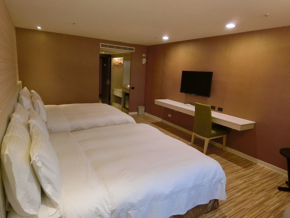 Wemeet Hotel Pingtung Экстерьер фото