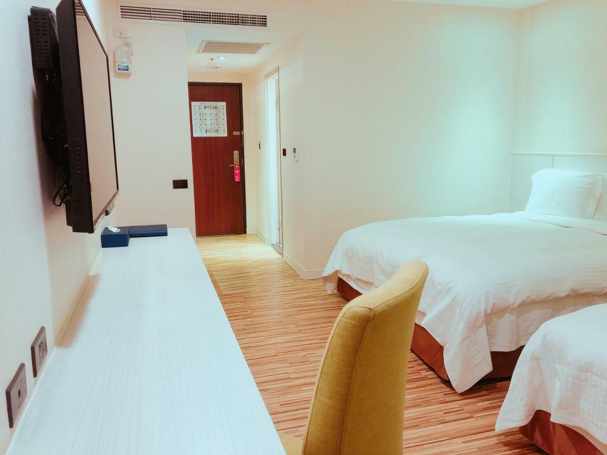Wemeet Hotel Pingtung Экстерьер фото