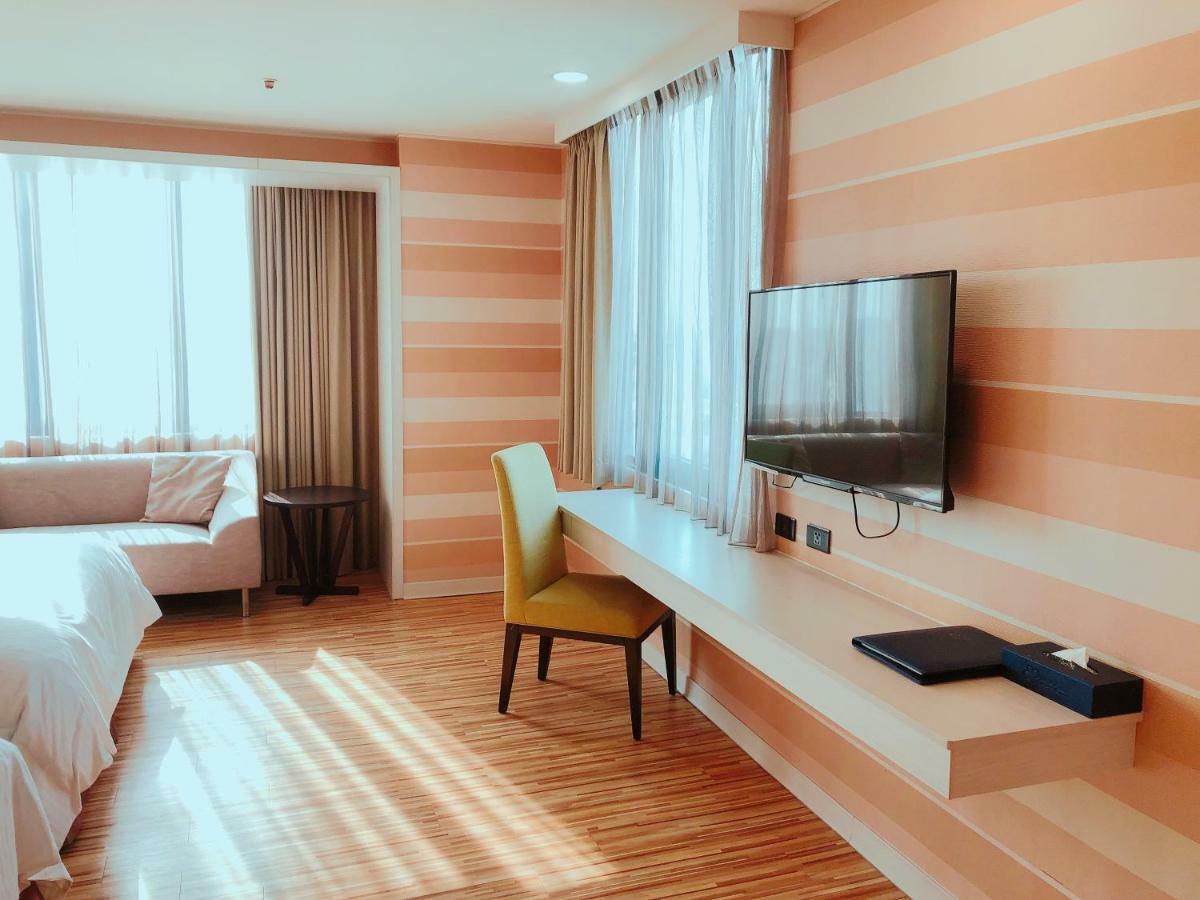 Wemeet Hotel Pingtung Экстерьер фото