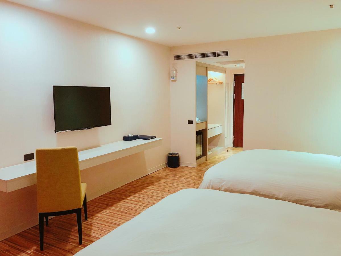 Wemeet Hotel Pingtung Экстерьер фото
