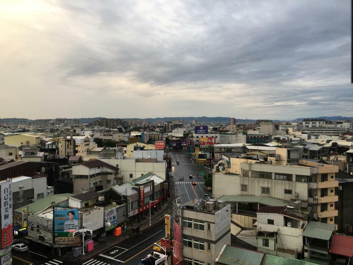 Wemeet Hotel Pingtung Экстерьер фото