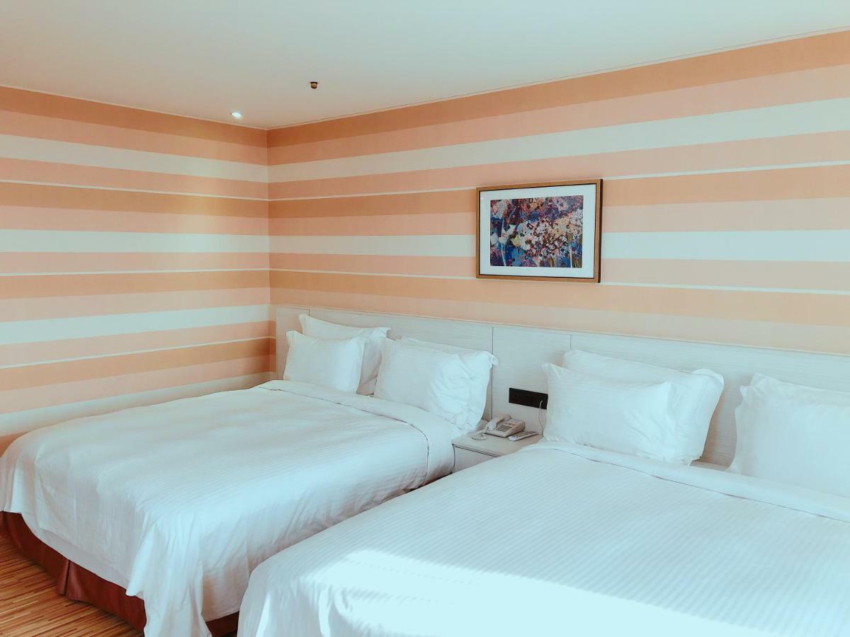 Wemeet Hotel Pingtung Экстерьер фото