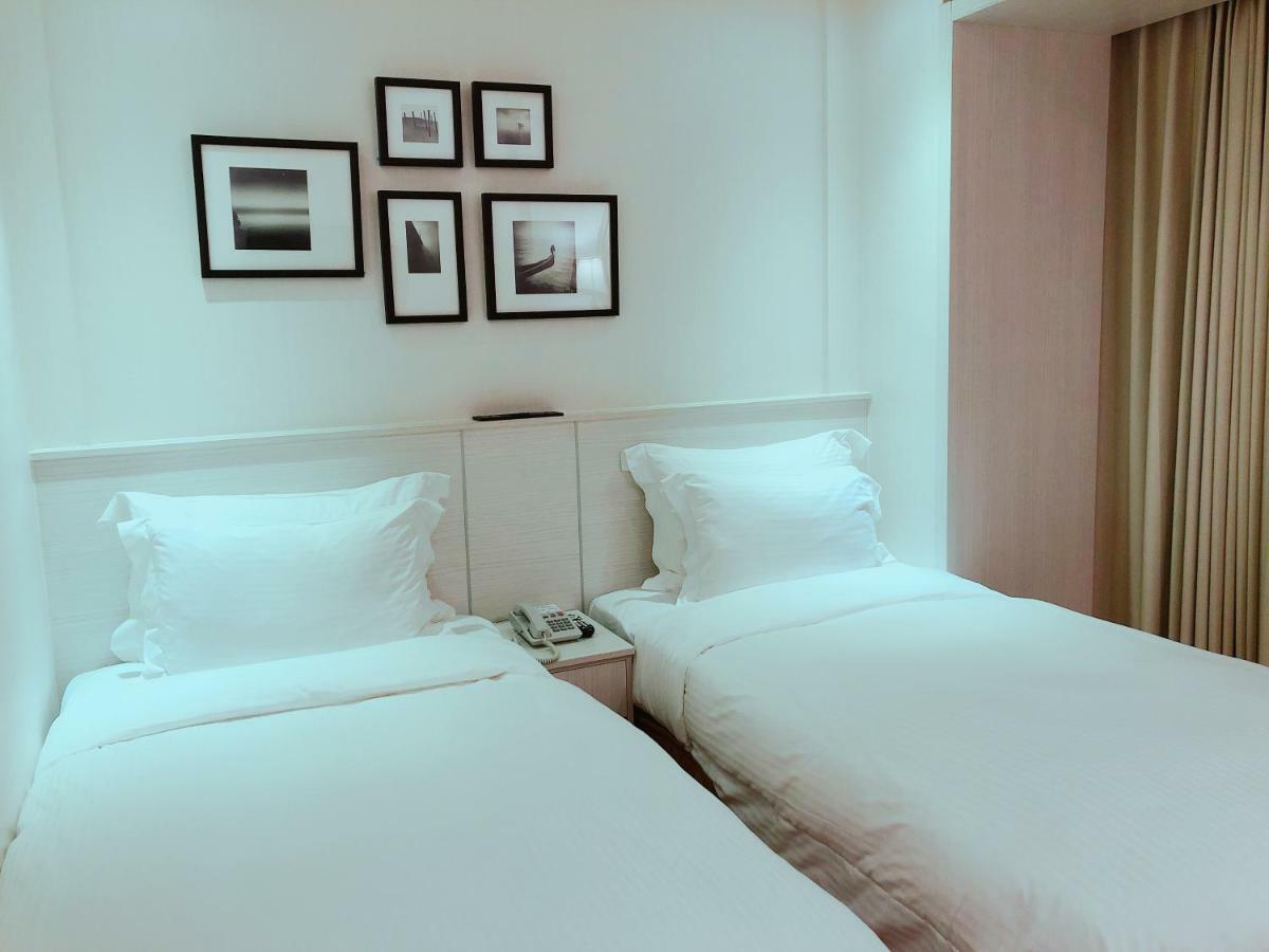 Wemeet Hotel Pingtung Экстерьер фото