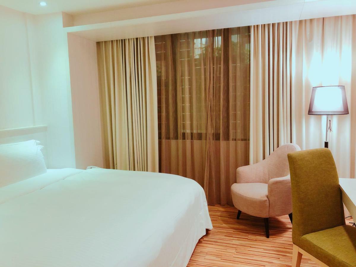 Wemeet Hotel Pingtung Экстерьер фото
