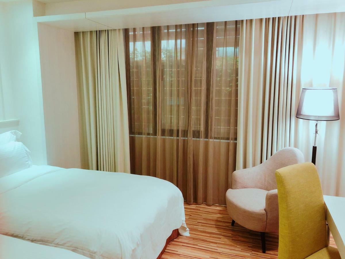 Wemeet Hotel Pingtung Экстерьер фото